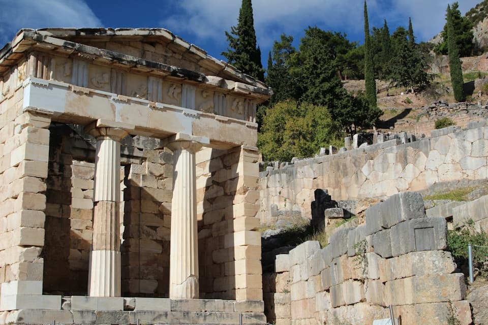 Delphi Tour – Explore the Navel of the Ancient World